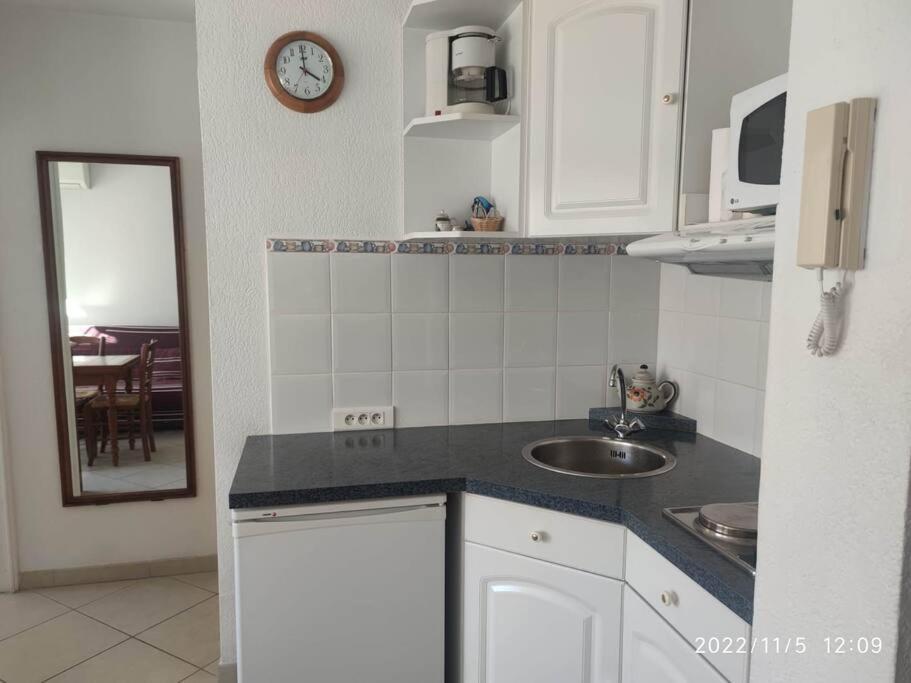 T2 Clim Avec Terrasse Et Place De Parking Privative Balaruc-les-Bains Esterno foto